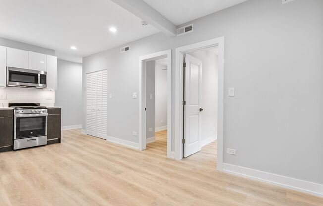 2 beds, 1 bath, 488 sqft, $1,895, Unit 1554-2i