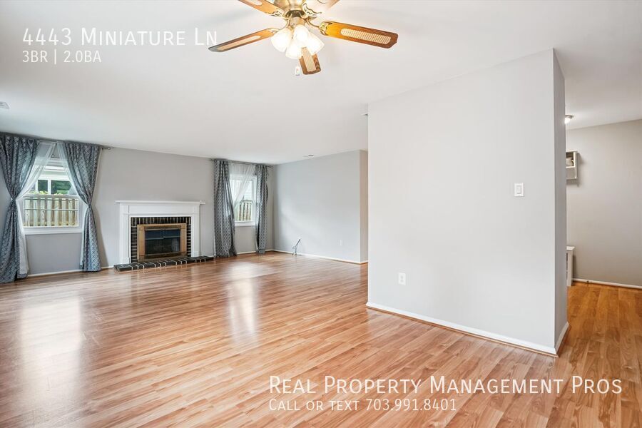 4443 MINIATURE LN