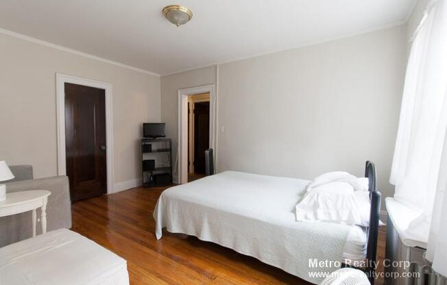 89 STRATHMORE RD