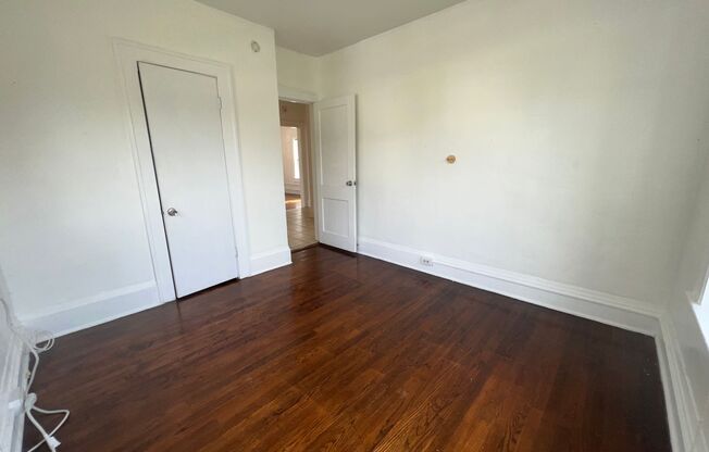 2 beds, 1 bath, 745 sqft, $1,750