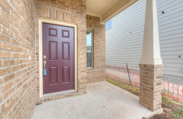 Great home with excellent Location Minutes to Domain and Major Austin Employers