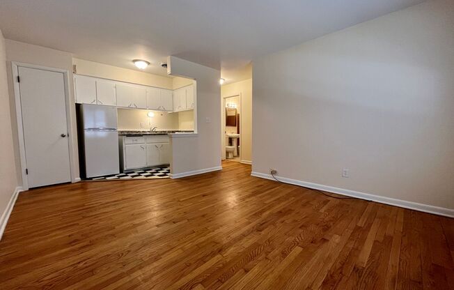 1579 Farwell