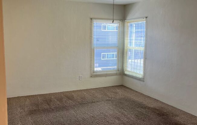 2 beds, 1 bath, 1,067 sqft, $2,550, Unit 3927