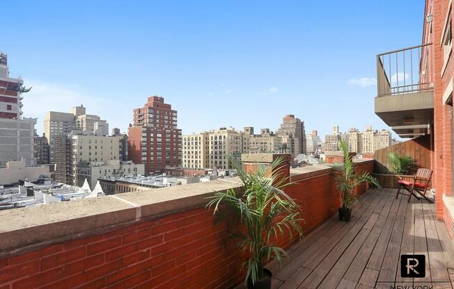 186 W 80 ST