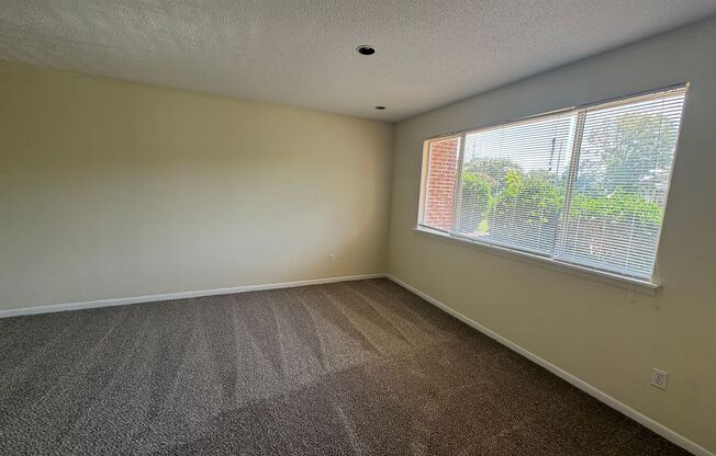 2BR/2.5BA condo in Champion Court near Centennial & Avent Ferry