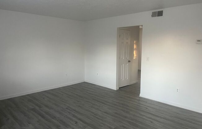 2 beds, 1.5 baths, $1,195, Unit 3