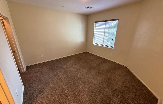 3 beds, 2 baths, $1,850, Unit UNIT 2022