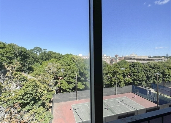 2 beds, 2 baths, 975 sqft, $3,950, Unit 806