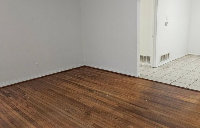 For Lease – Living Just Minutes from Downtown Dallas!