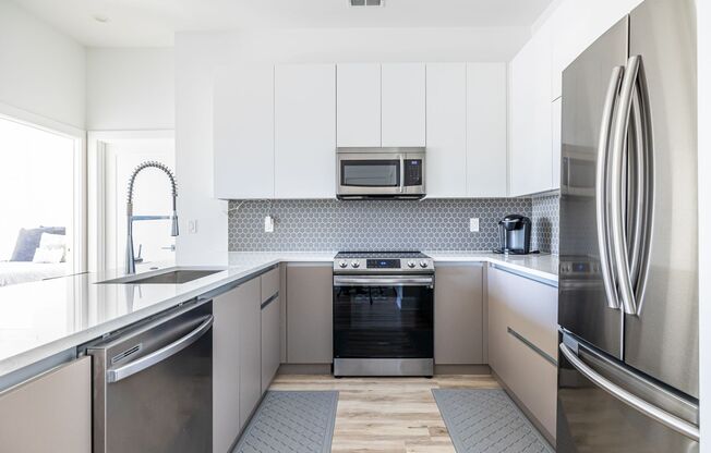 Top Floor 2bd/2ba Condo in East Atlanta, Perfect Roommate Setup!