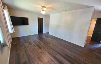 4 beds, 2 baths, $3,196, Unit 1