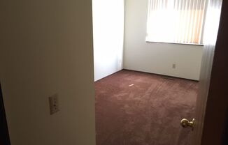 2 beds, 1 bath, 800 sqft, $845, Unit 28