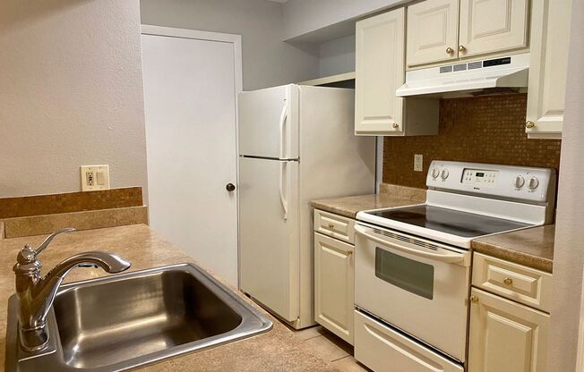 Charming 2bed / 2bath Condo for Rent at Blossom Park Villas in Kissimmee!