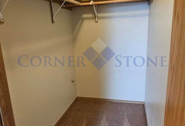 2 beds, 1 bath, 845 sqft, $1,350, Unit Sagecrest Bldg #4223