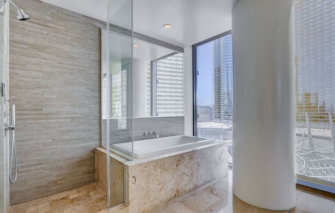 2 beds, 2 baths, $4,400, Unit # 802
