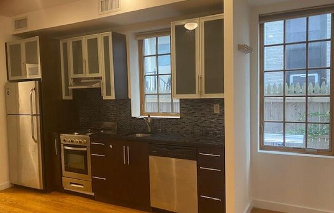 1 bed, 2 baths, 1,100 sqft, $3,400, Unit 1R