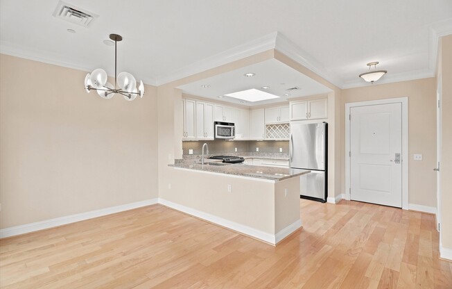 2 beds, 2 baths, 1,004 sqft, $3,800, Unit EPH15