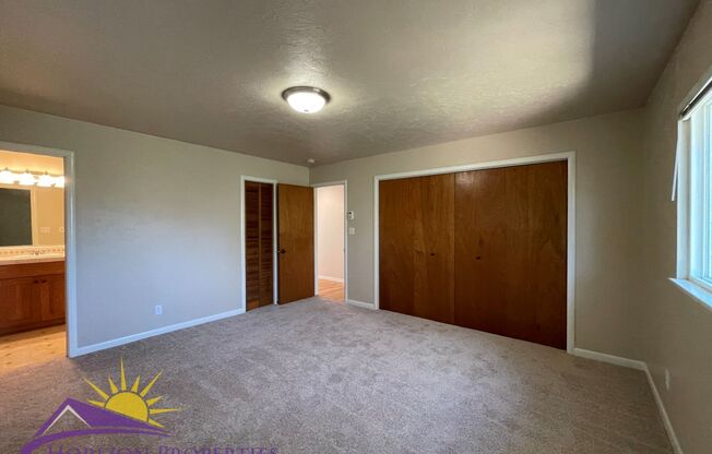 3 beds, 2 baths, $2,895