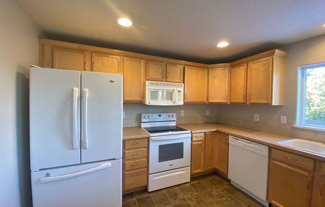 Beautiful 4-bedroom 2.5 bath home located on 5-mile prairie available for move in July 18th