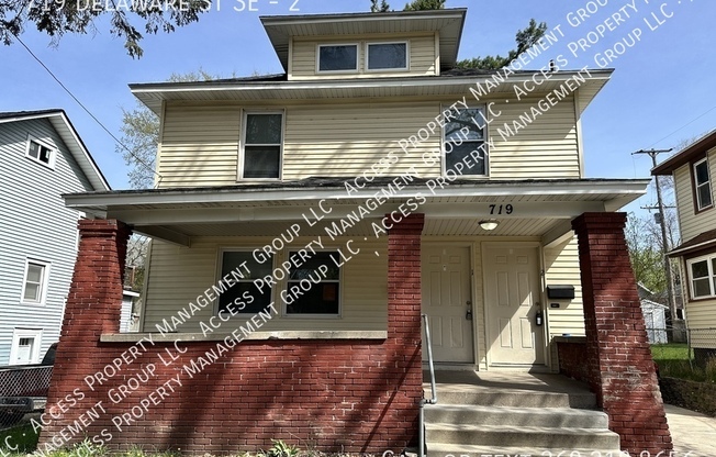 719 DELAWARE ST SE