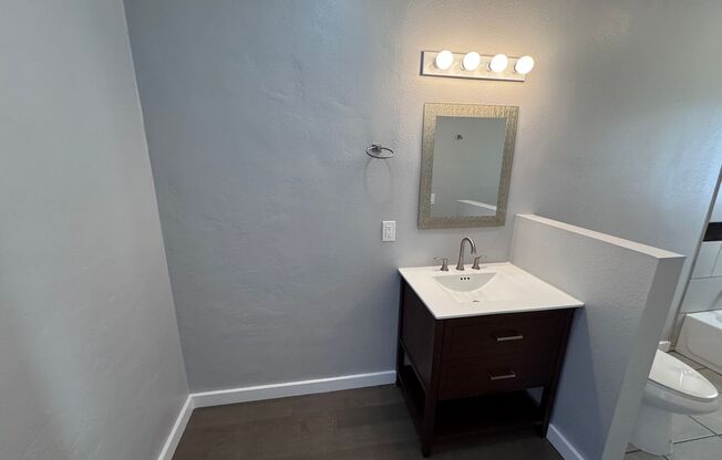 Studio, 1 bath, 425 sqft, $1,495, Unit 09