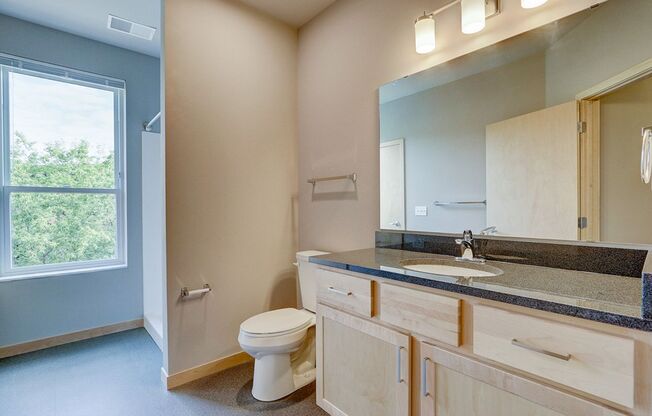 1 bed, 1 bath, 592 sqft, $1,760, Unit 302