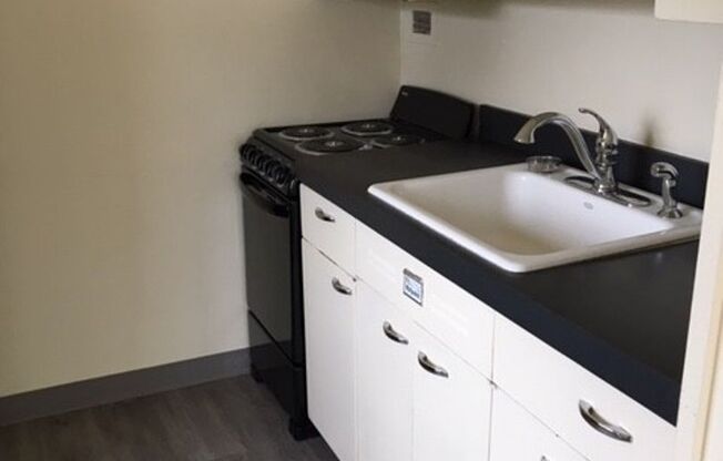 1 bed, 1 bath, 548 sqft, $1,347, Unit 301B
