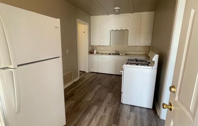 1 Bedroom 1 Bathroom Duplex For Lease September 5th!