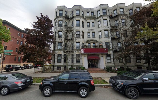 Studio, 1 bath, 356 sqft, $1,900, Unit 15