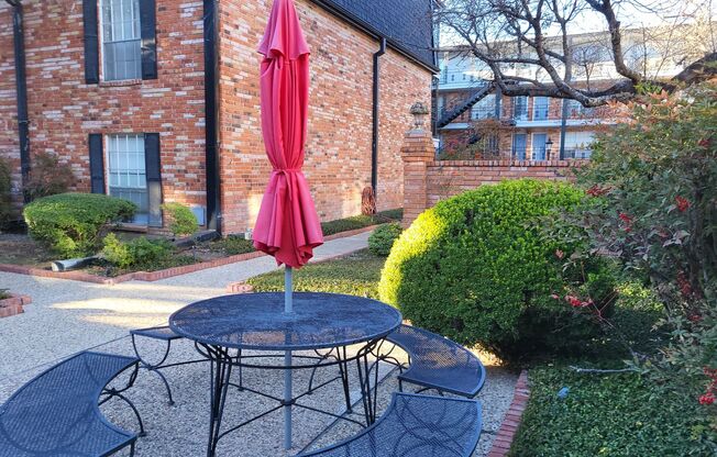 1 bed, 1 bath, $850, Unit # 350A