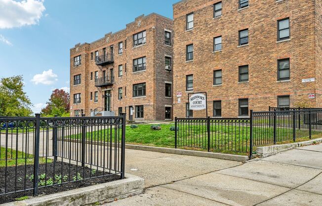 1 bed, 1 bath, $2,400, Unit 5S-7