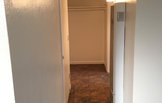 1 bed, 1 bath, 517 sqft, $725, Unit 160 Linden Street Unit 4