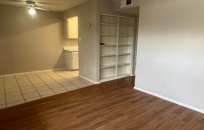 2 beds, 1 bath, 750 sqft, $1,000, Unit K708 - 307 - 109
