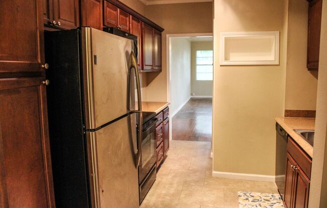 2 BEDROOM - MAHNCKE PARK