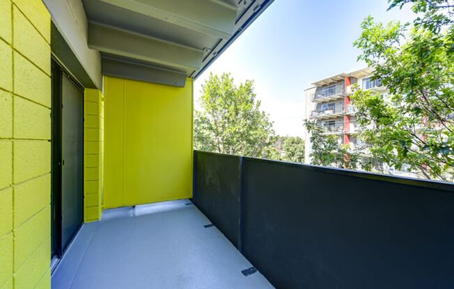 2 beds, 1 bath, 700 sqft, $1,895, Unit 403