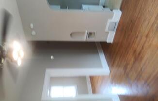217 E 10th St
