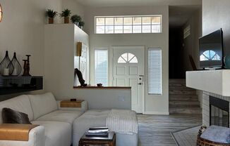 Beautiful La Jolla Condo – Fully Furnished