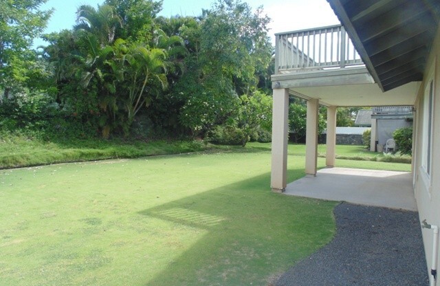 4 Bedroom / 3 Bath House in The Islands Gated Community