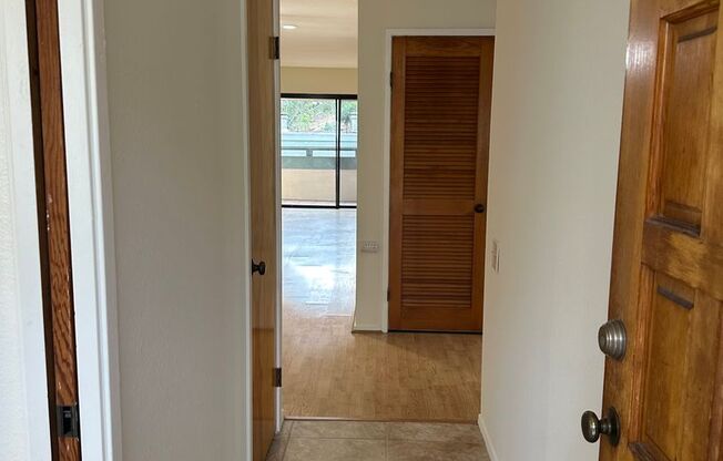 MISSION HILLS...  Top-Floor 2 Bedroom, 2 Bath Condo in Torrance Canyon Available Now!