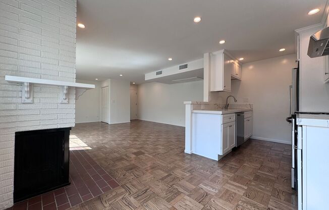 Beautiful, Updated 2Bed/2Bath in West Hollywood!