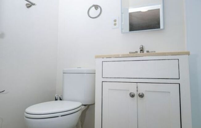 2 beds, 2 baths, $2,695, Unit 01