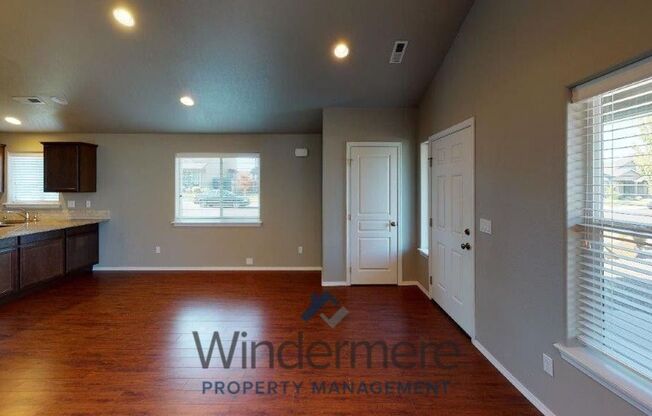 2 beds, 1 bath, 880 sqft, $1,495, Unit chin297-1