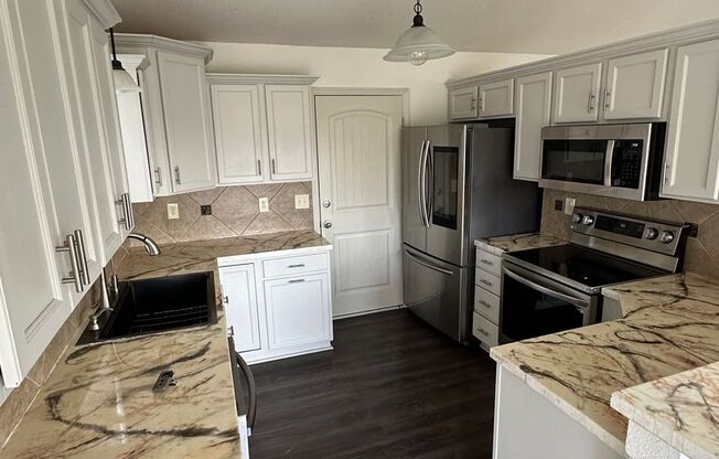 Beautiful Updated 5 Bedroom Home - Derby ,KS