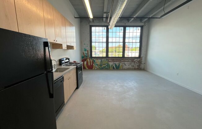 Studio, 1 bath, 362 sqft, $885, Unit 106