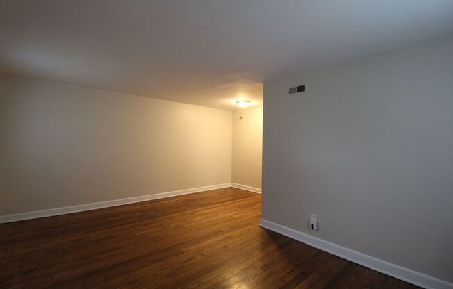 One Bedroom Duplex in North Kansas City