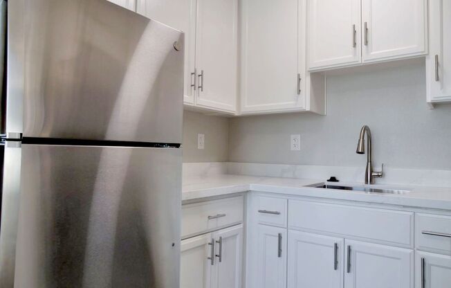 1 bed, 1 bath, 470 sqft, $1,925, Unit 048
