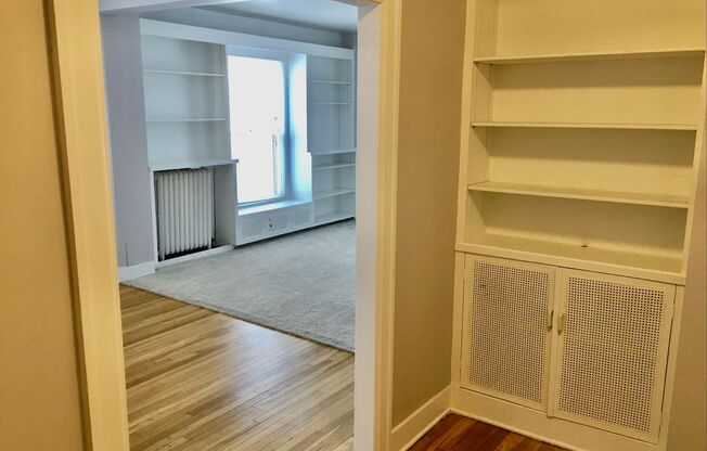 2 beds, 1 bath, 962 sqft, $1,525, Unit 1K