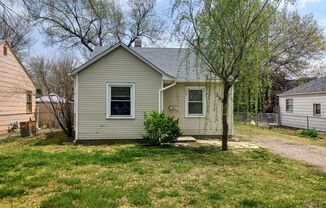 Cute 2 bedroom, 1 bathroom home in South Central Wichita