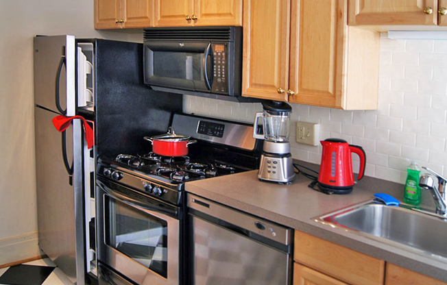 1 bed, 1 bath, 800 sqft, $1,685, Unit 719-3 (Furnished)