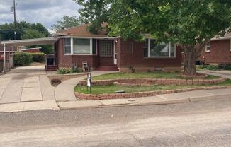 2 bed, 1 bath Upstairs Apartment in Vintage Home